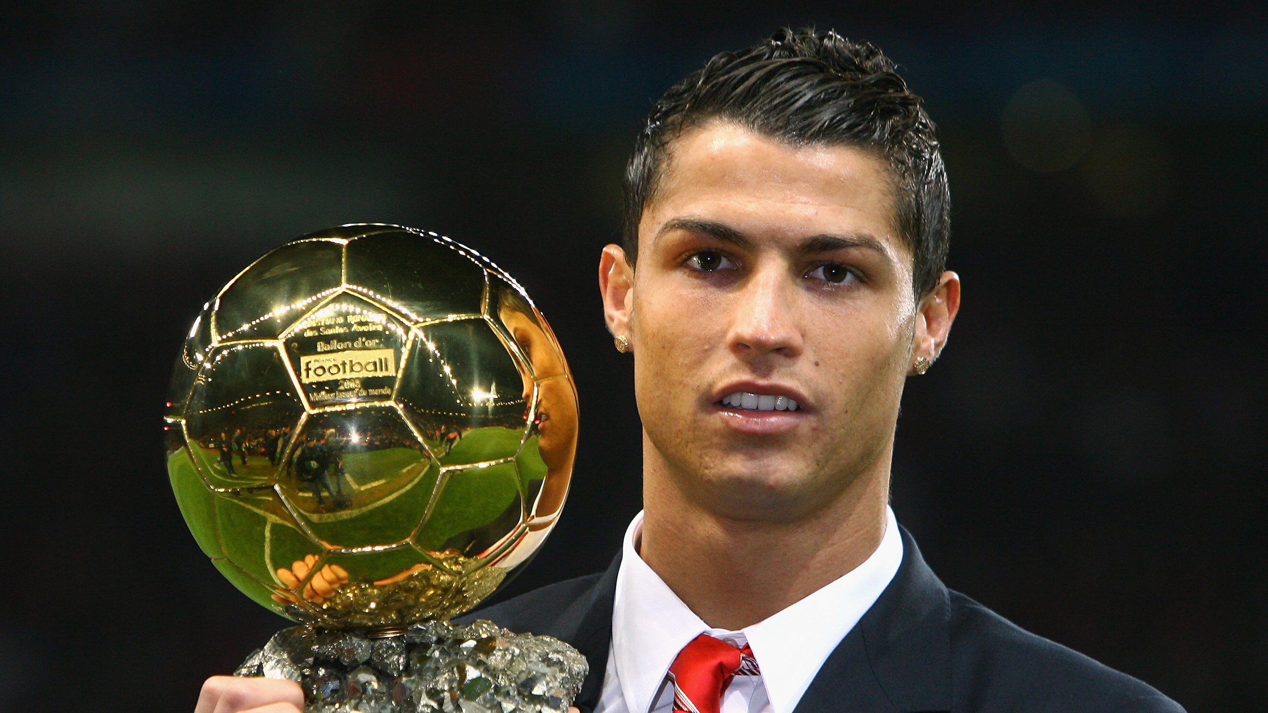 《电竞职业选手的年度奖励与荣誉盘点》,电竞职业冠军奖金